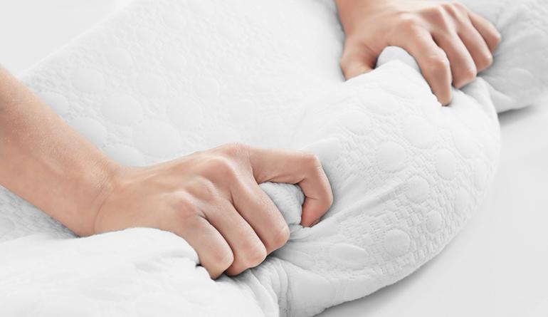 How to Clean Your Memory Foam Pillow: A Step-By-Step Guide - Pillow Picker