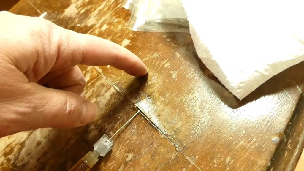 Fixing Water Bubbled Damaged Veneer Vaneer on Wood Furniture - YouTube