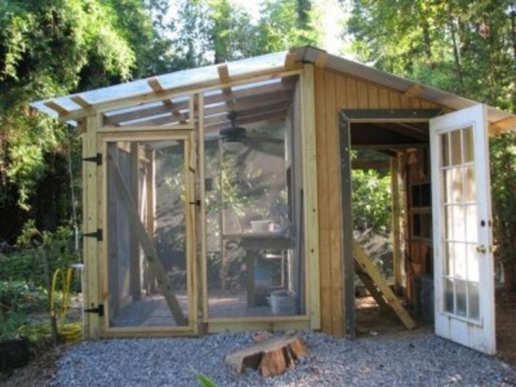 How to Build a Chicken Coop and Greenhouse Combo - Dengarden