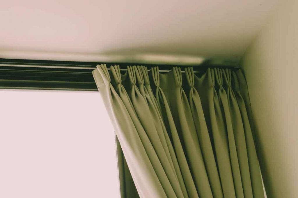 How To Hang Curtains From The Ceiling Without Drilling [6 Steps] - Home Decor Bliss