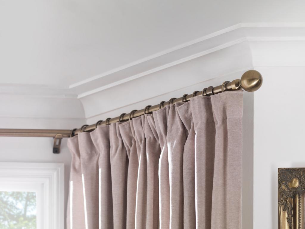 How to Choose and Hang Curtains in a Bay Window | Houzz UK