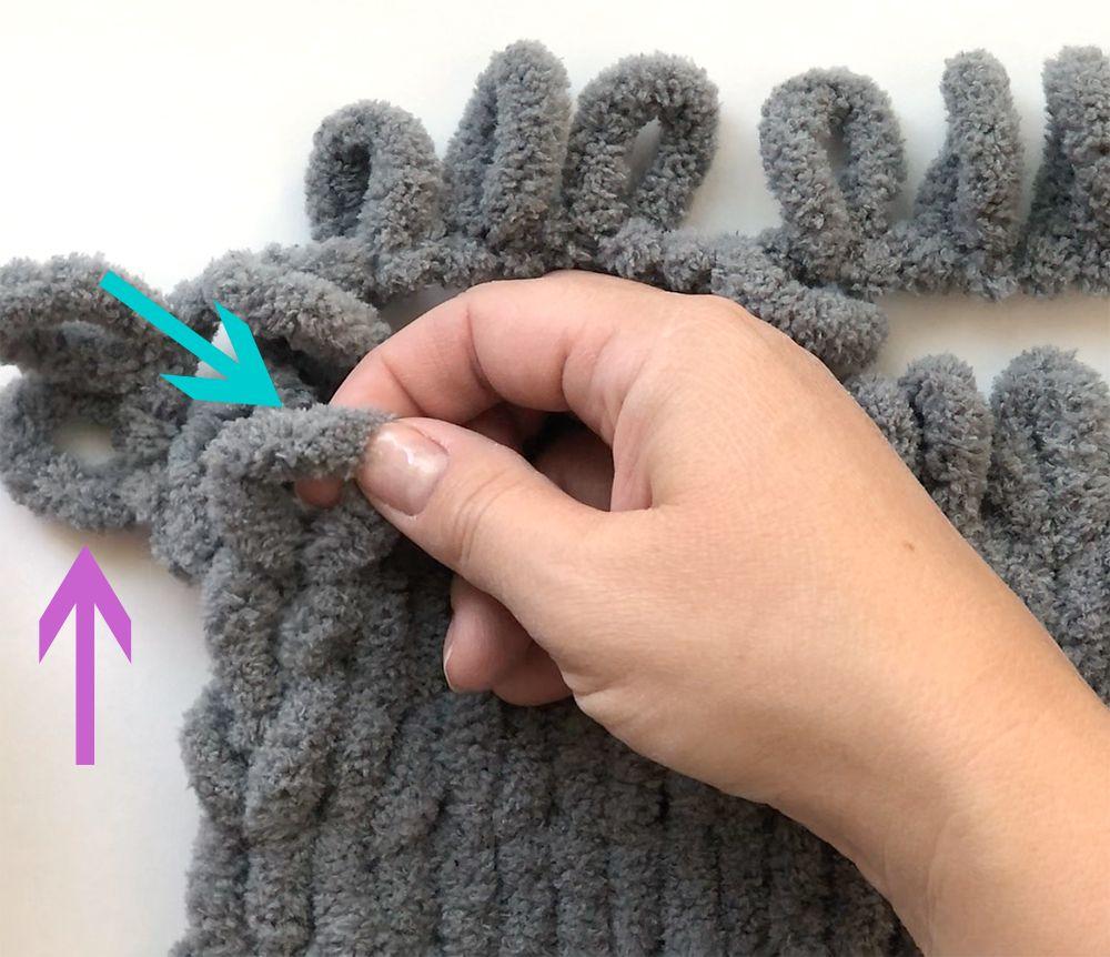 Make a gorgeous finger knit blanket with loop yarn {this is so easy!} | Finger knitting projects, Finger knitting, Finger knitting blankets