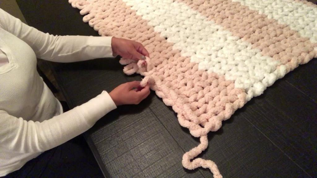 How to hand knit a blanket - YouTube