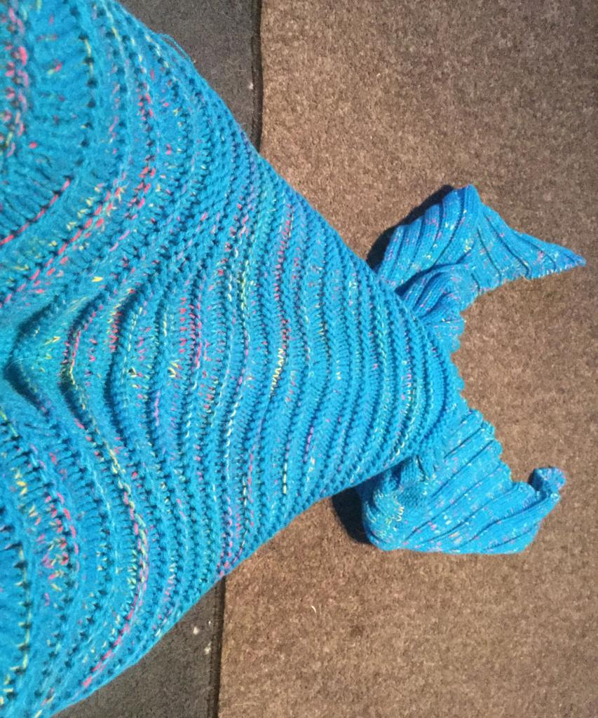 Knitting a Mermaid Blanket : 3 Steps (with Pictures) - Instructables
