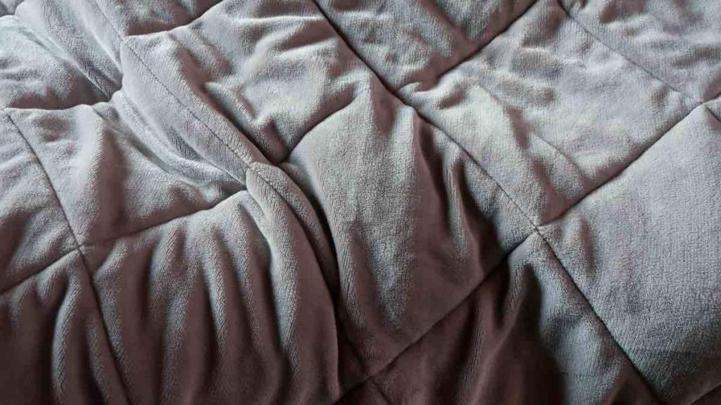 How to Make a Weighted Blanket │ Sleep Foundation