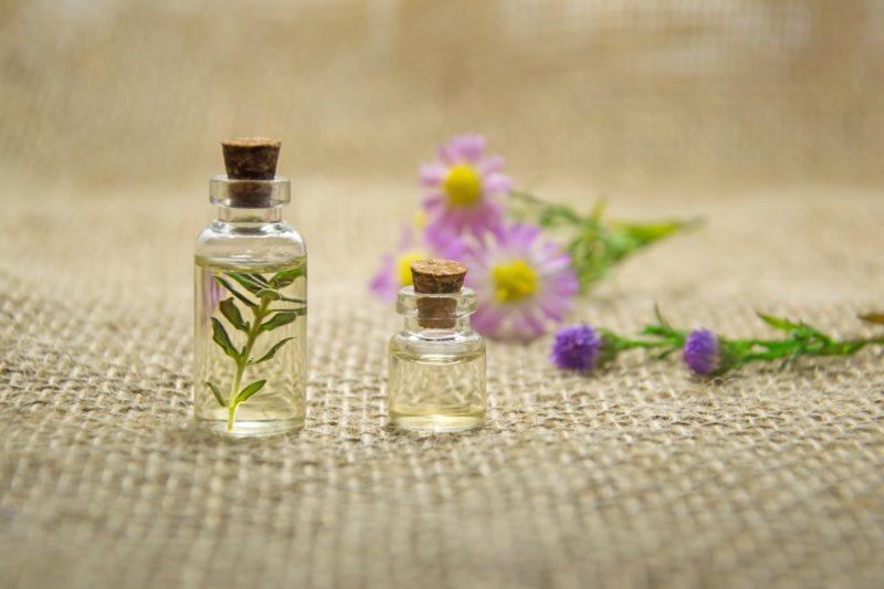 How To Make Lavender Oil Spray For Bed Bugs? 3 Easy Steps! - Krostrade