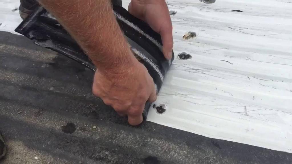 Removing Line-X Bedliner from a pickup - YouTube