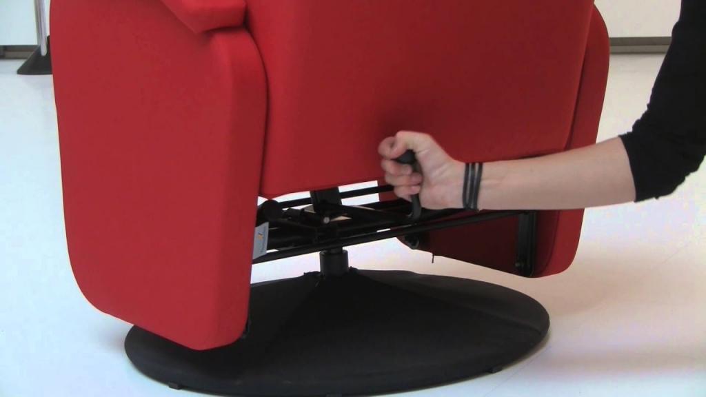ThevoChair – Dementia Chair – Locking the Rocking Motion | THOMASHILFEN - YouTube