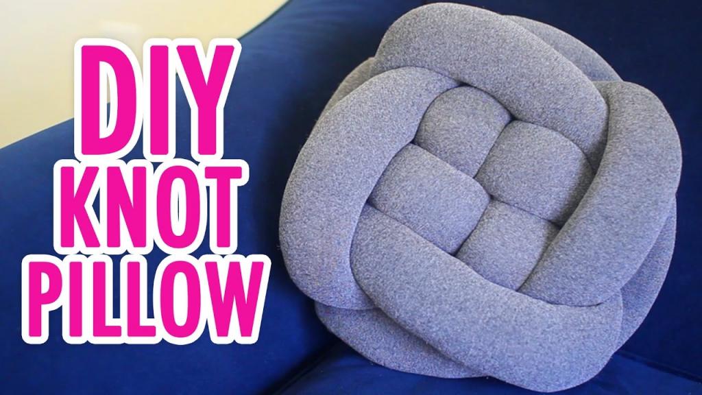 DIY Knot Pillow - HGTV Handmade - YouTube