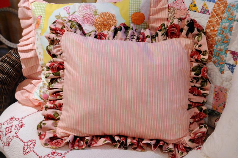 Home and Garden: A Beautiful Ruffled Pillow You Can Make!