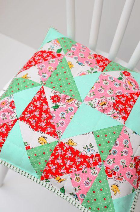Simple Quilted Pillow Tutorial from Nadra of Ellis & Higgs - Diary of a Quilter - a quilt blog