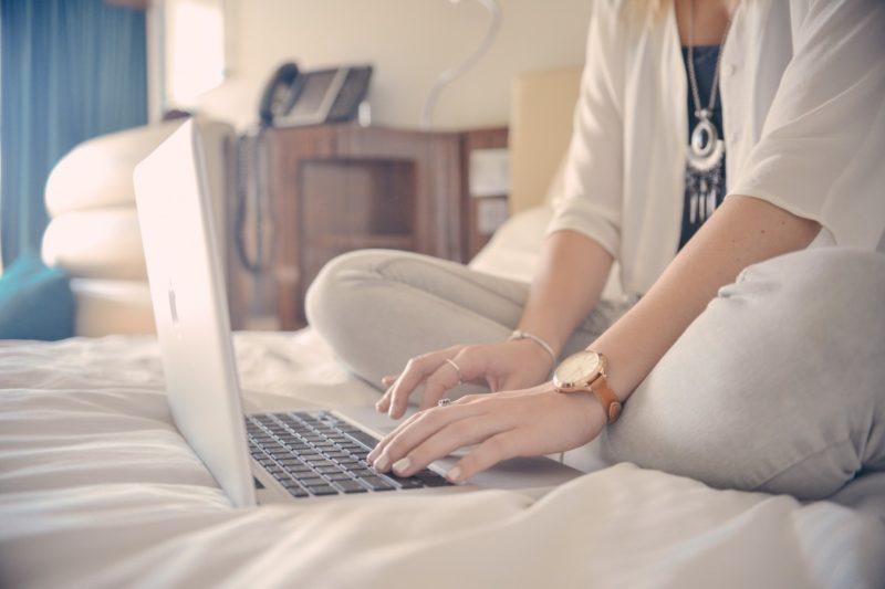 How To Use Laptop In Bed Without Overheating? 5 Best Tips! - Krostrade