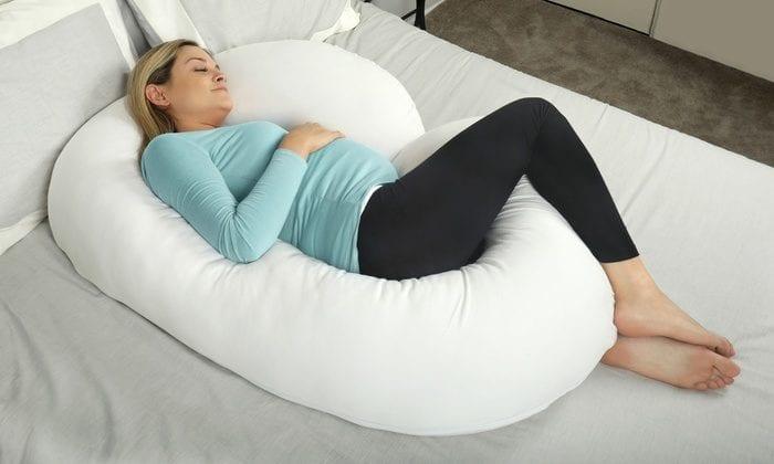 How To Use a Pregnancy Pillow For Better Sleep | MySlumberYard