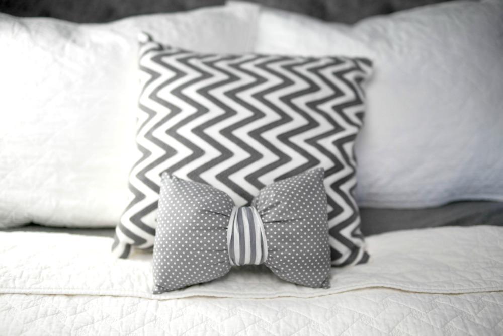 How to Sew a DIY Bow Pillow - A Little Craft In Your Day