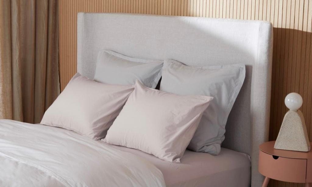 What Are Euro Shams and Euro Pillows? Sizes, Materials and More | Parachute Blog