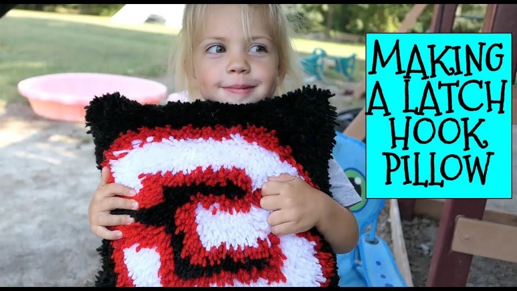 How to Make a Latch Hook Pillow - YouTube
