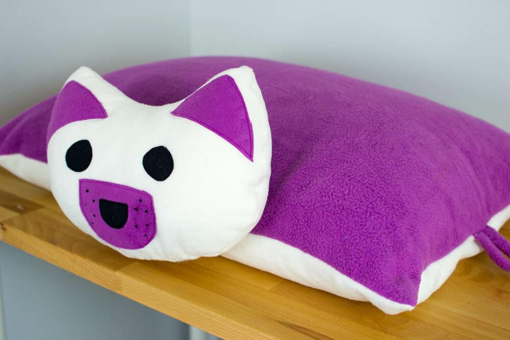 DIY Puppy Pillow {free sewing pattern - for a standard bed pillow}