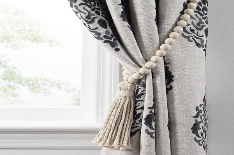 3 DIY on How to Tie Back Curtains With a Tassel - Krostrade