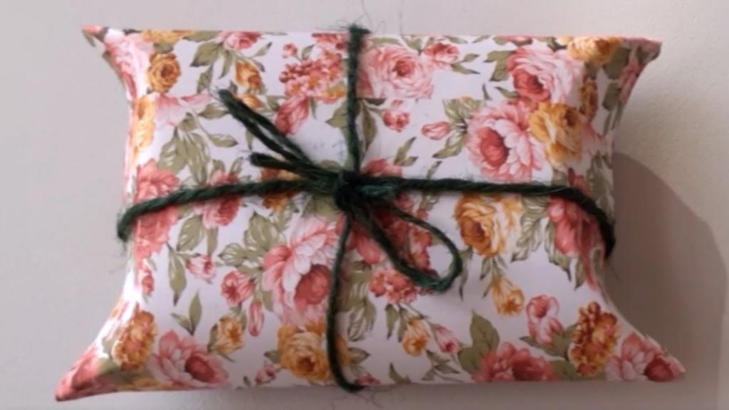How to Make a Pillow Box | Gift Wrapping Ideas | Toilet Paper Roll Craft | Best Out of Waste - YouTube