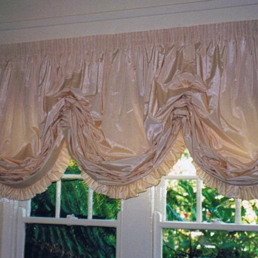 Curtains Design: Instructions on How to Make Austrian Blinds