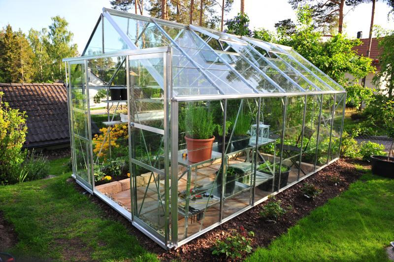 How Does a Greenhouse Work? | LoveToKnow