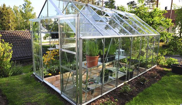 Growing in a Small-Scale Greenhouse – Hobby Farms