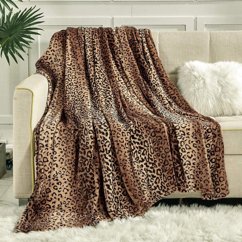 Amazon.com: Viviland Flannel Fleece Blanket Twin Size 60x80 inches, 280 GSM Lightweight Blanket for Couch Sofa Bed, Super Soft Cozy Warm Blanket, Leopard Print : Home & Kitchen