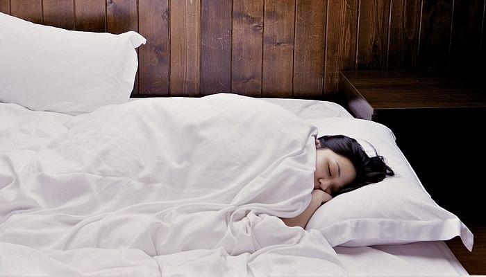 How To Choose The Right Type Of Pillow For Your Sleeping Position - The Singapore Women's Weekly