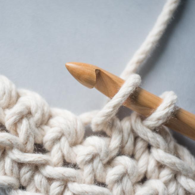 How much chunky yarn do I need for a throw? — Homelea Lass