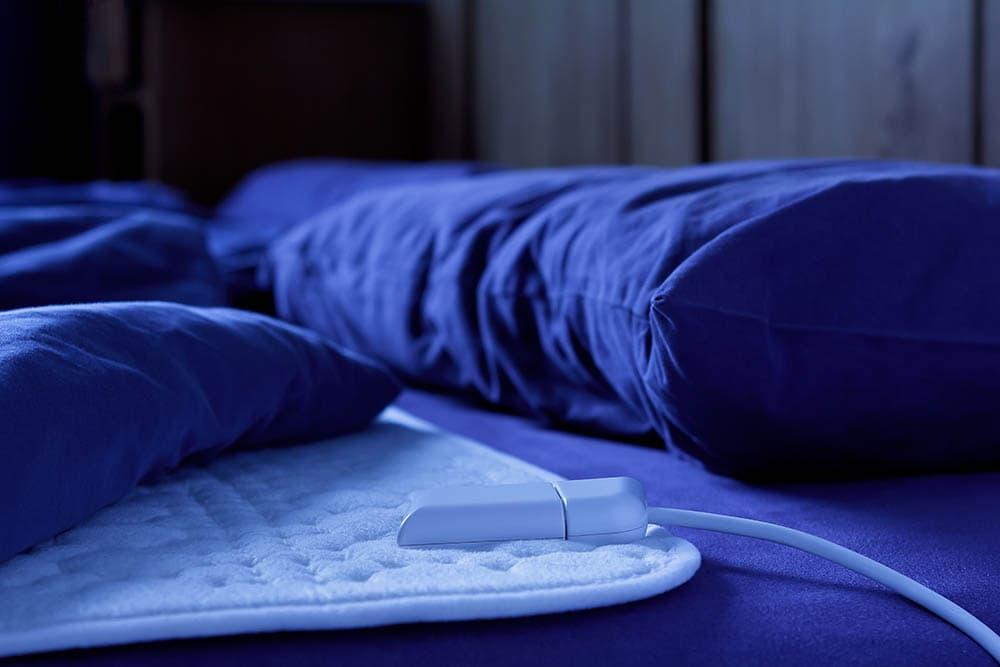 How Many Watts Does an Electric Blanket Use? Is It Costly to Run? | House Grail