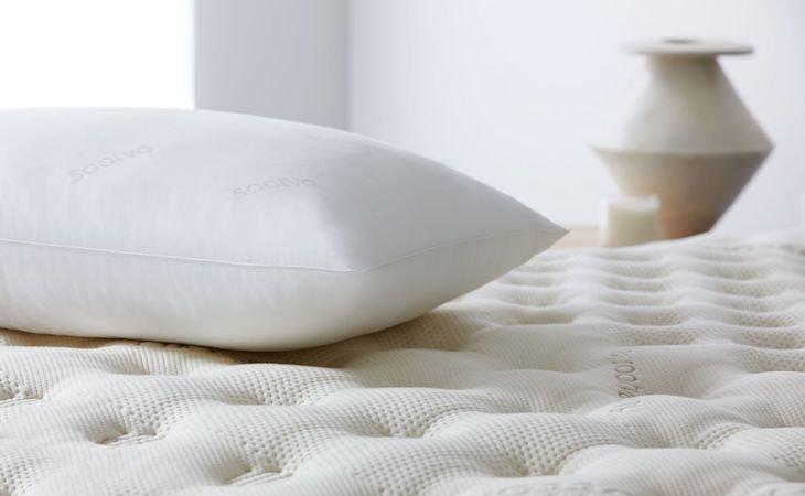 Top 7 Signs That You Should Replace Your Pillow | Saatva