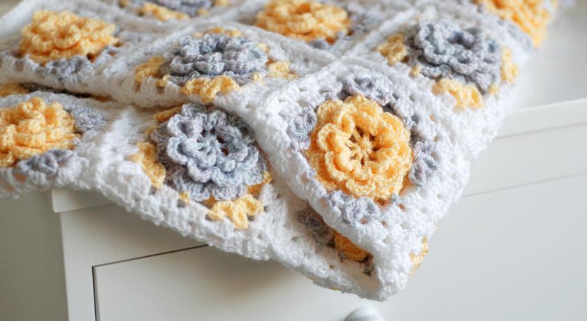 Crochet blanket for Nanna – Stay & Roam