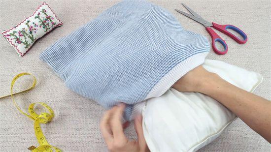 3 Ways to Make a Pillow from an Old Sweater - wikiHow