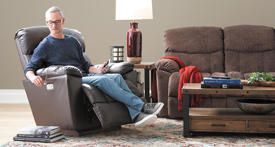 Manual Recliners vs Power Recliners: 5 Differences You Should Know
