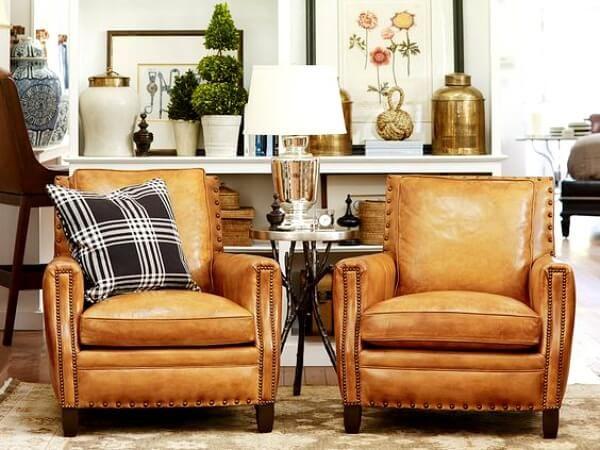 Tips For Decorating With Leather Furniture · Cozy Little House | Móveis de couro, Móveis para sala de estar, Design de sala de estar