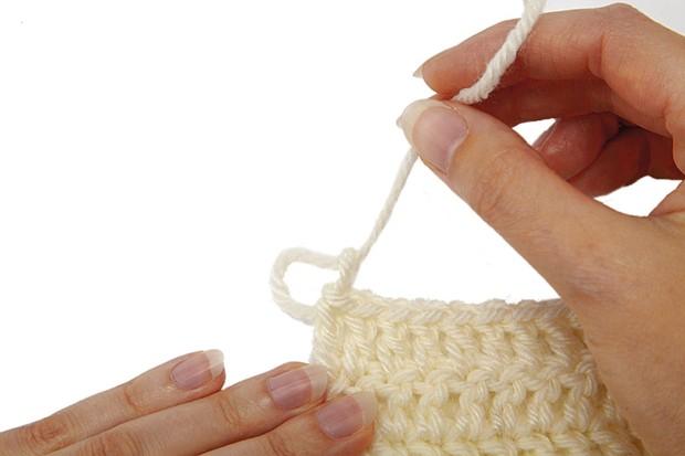 How to fasten off crochet and weave in your crochet ends. - Gathered