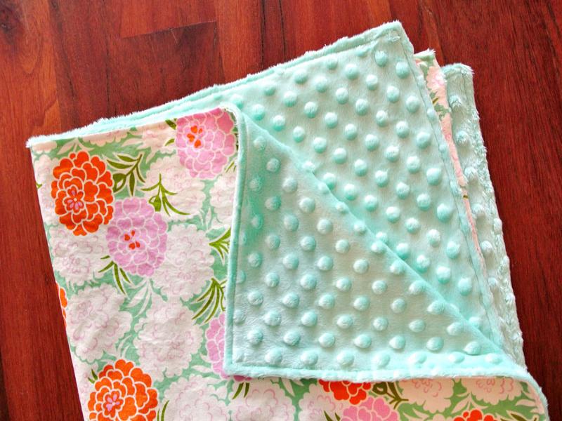 How To Make A Minky Baby Blanket In 30 Minutes! - Suzy Quilts